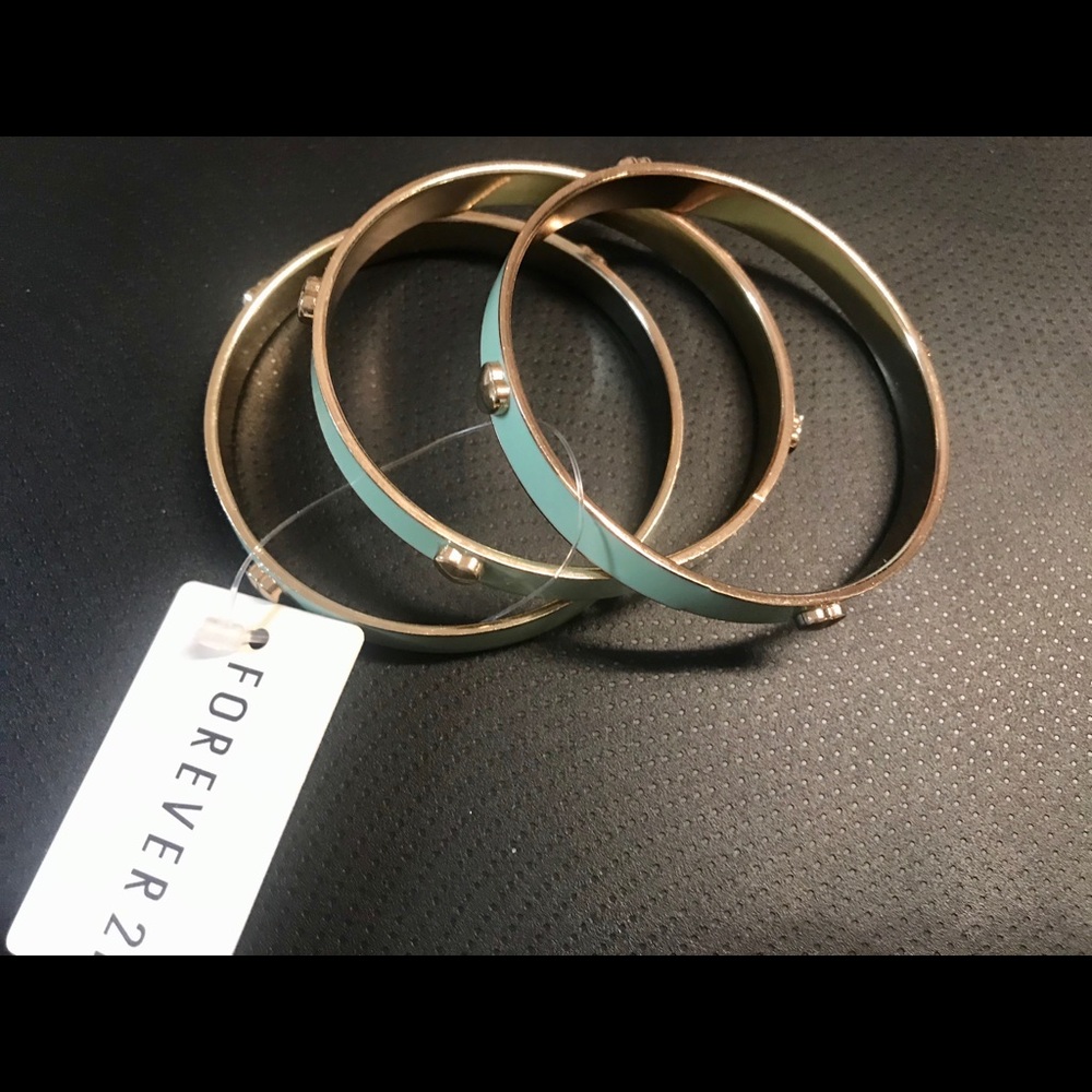 NWT! FOREVER 21 Set of 3 Bracelets w/Gold Hearts